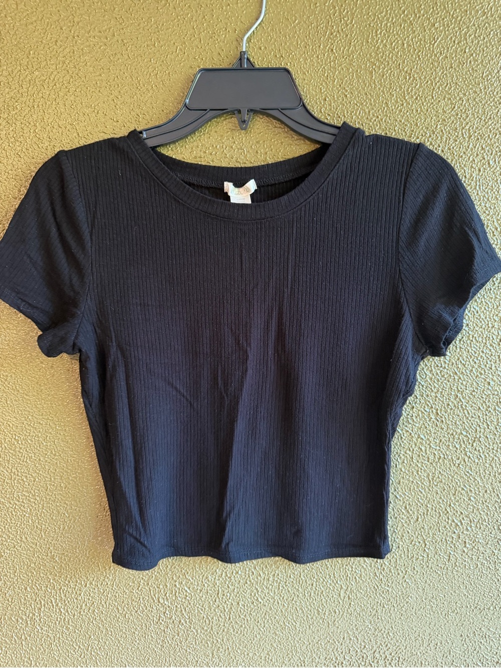 Bozzolo Black Ribbed Crop Tee